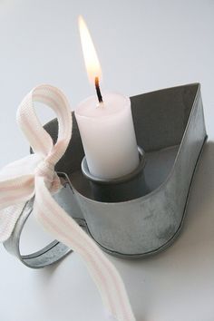 white-candles-tin